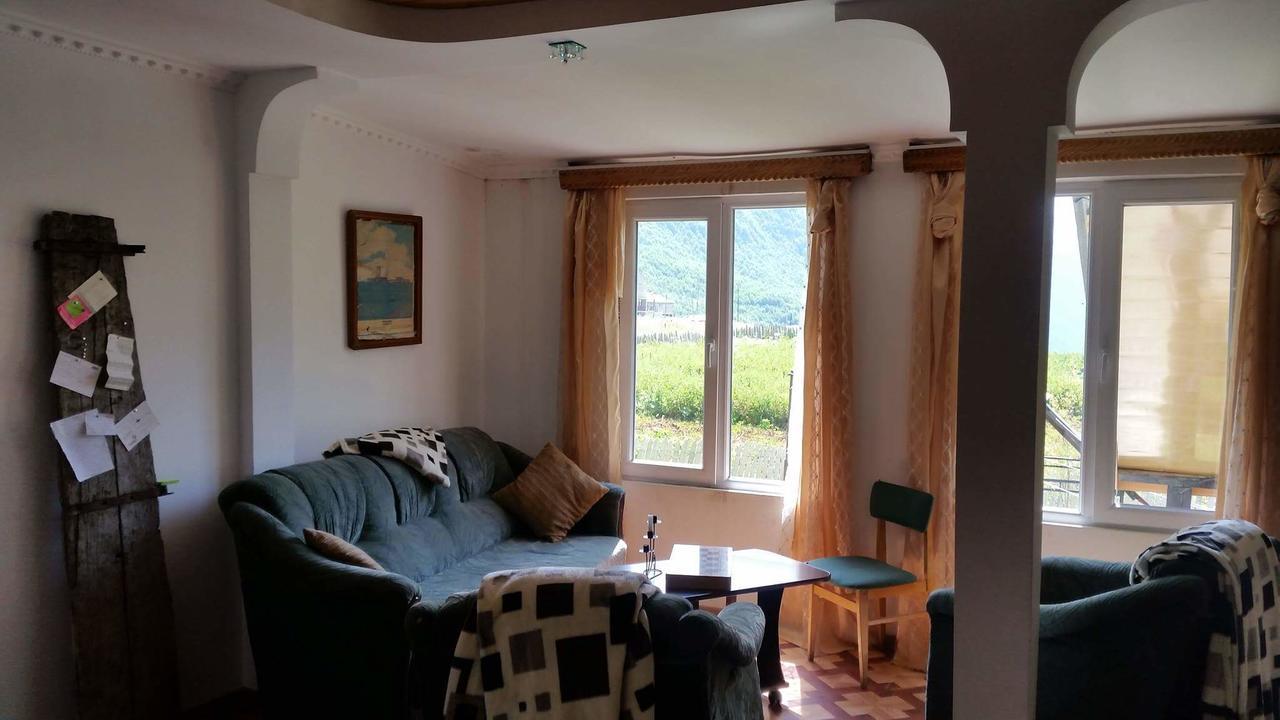 Guesthouse Angelina Ushguli Exterior photo